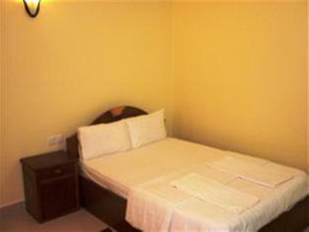 Nyny Hotel กำปอต ภายนอก รูปภาพ
