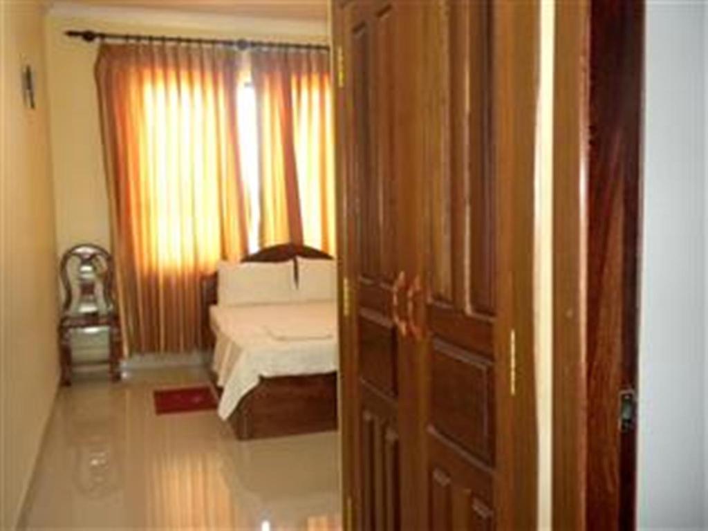 Nyny Hotel กำปอต ห้อง รูปภาพ