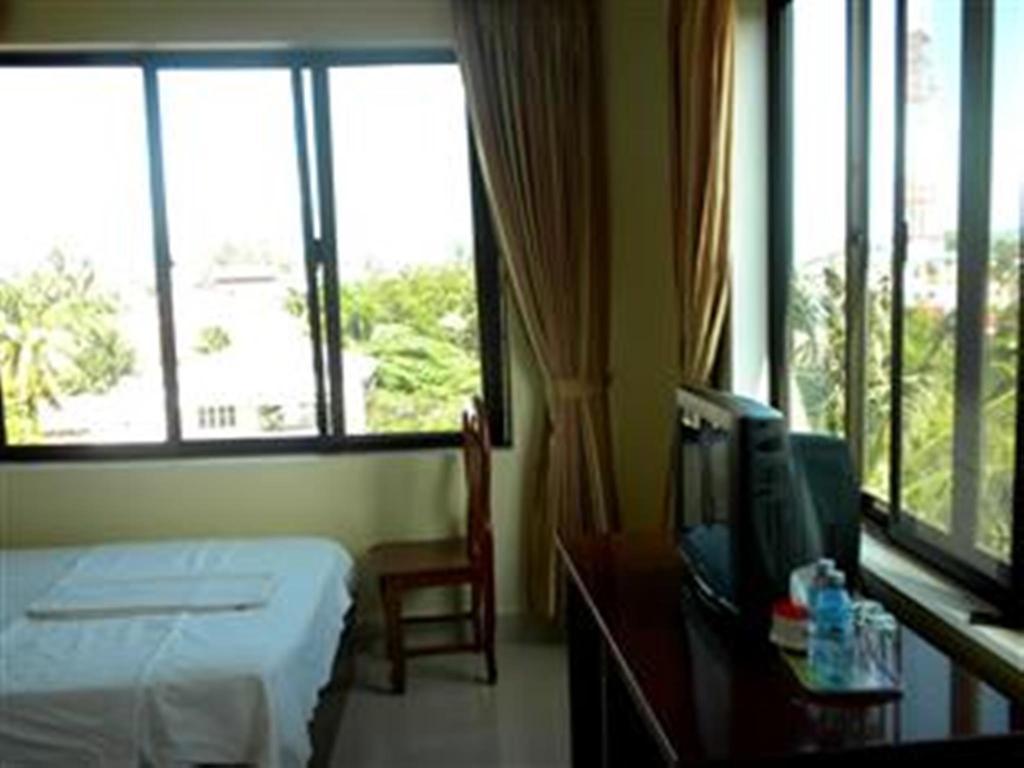 Nyny Hotel กำปอต ภายนอก รูปภาพ